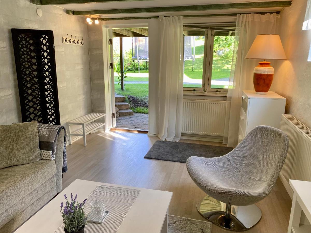 Lower Floor Of 50 Sqm In With Parking Huoneisto Tukholma