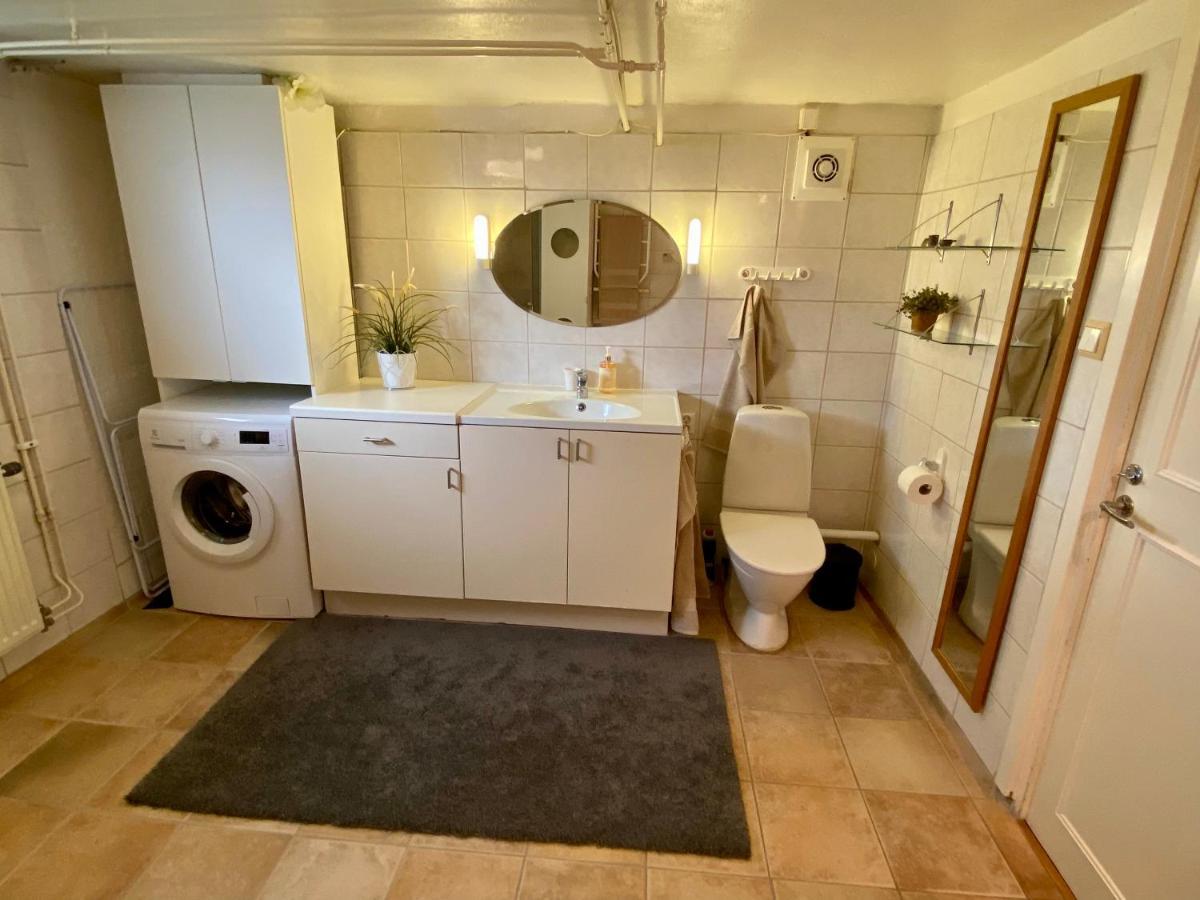 Lower Floor Of 50 Sqm In With Parking * Tukholma
